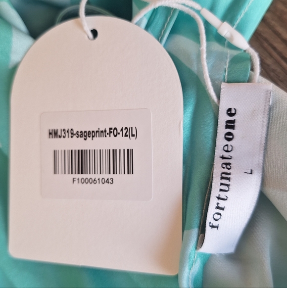 Fortunate One Sweet Autumn Leaves Satin Halter Maxi Dress Sage Size L NWT - Picture 9 of 16